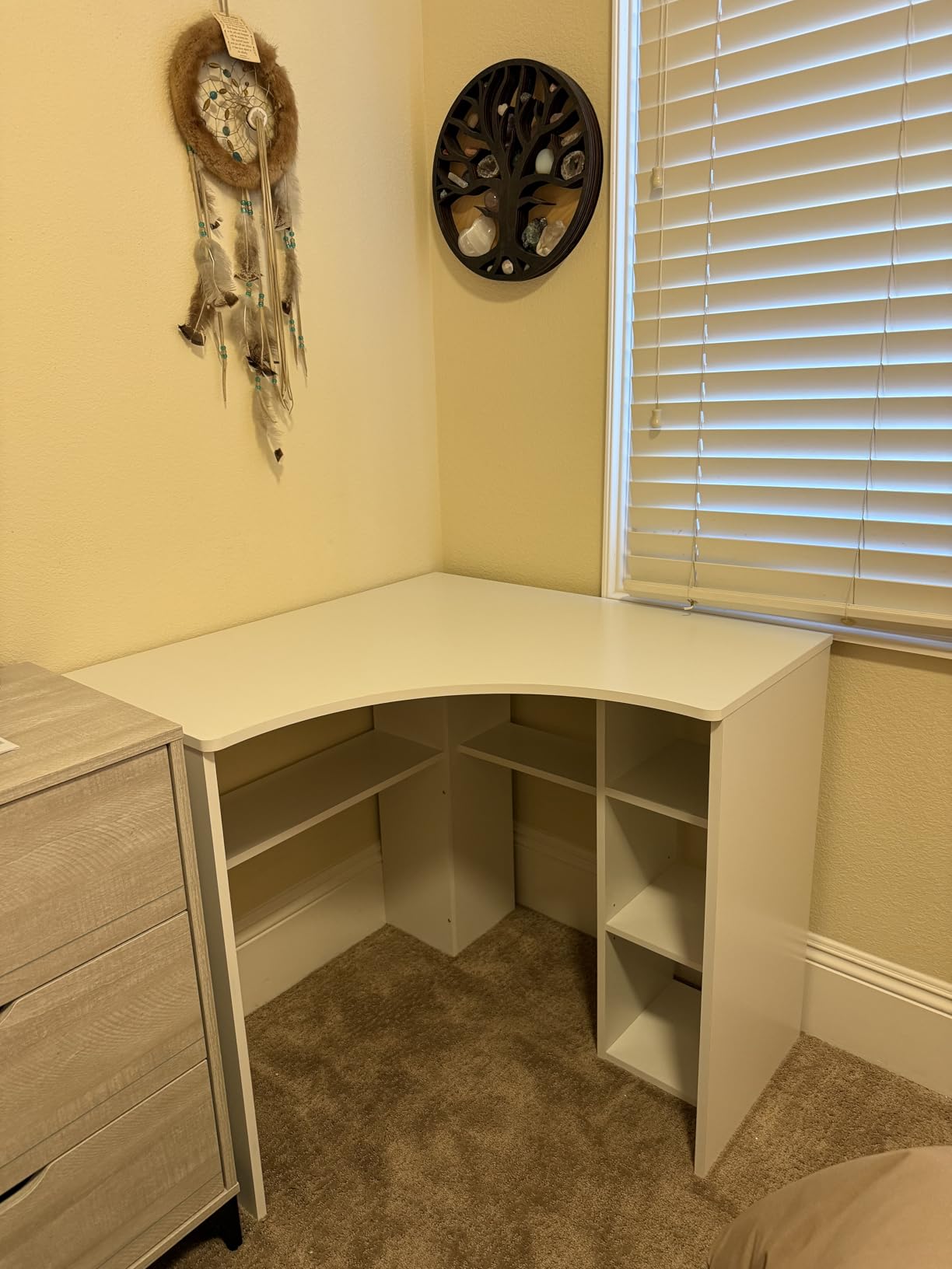 Tangkula Compact Corner Desk, Space Saving Study Table, White customer photo 1