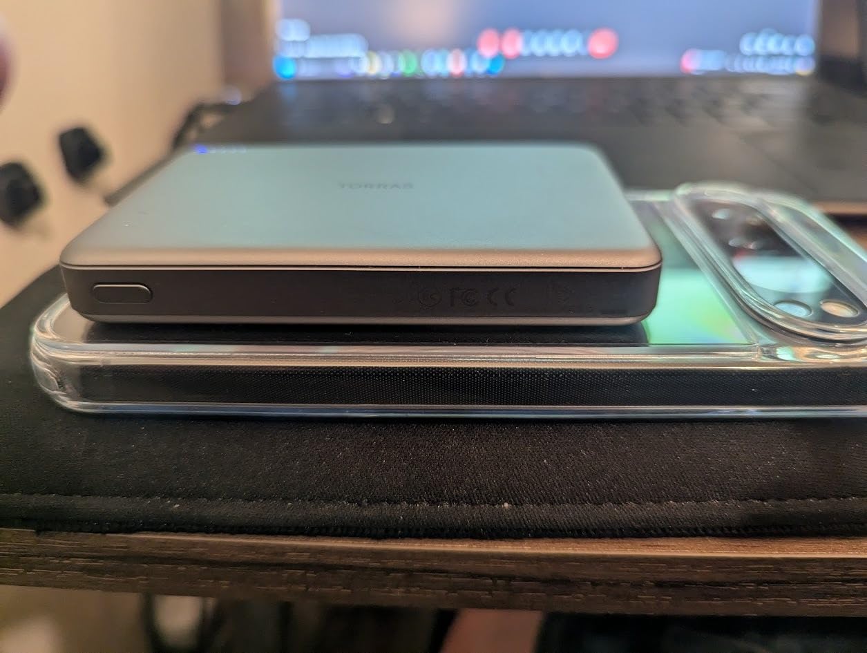 TORRAS MiniMag Power Bank,Ultra-Slim 10,000mAh Magnetic Wireless Portable Charger, 22.5W Fast Charging iPhone 18 Pro Magnetic Battery Pack for iPhone 18 Pro Max/17 Pro/Air/16/15/14/13/12, Gray customer photo 2