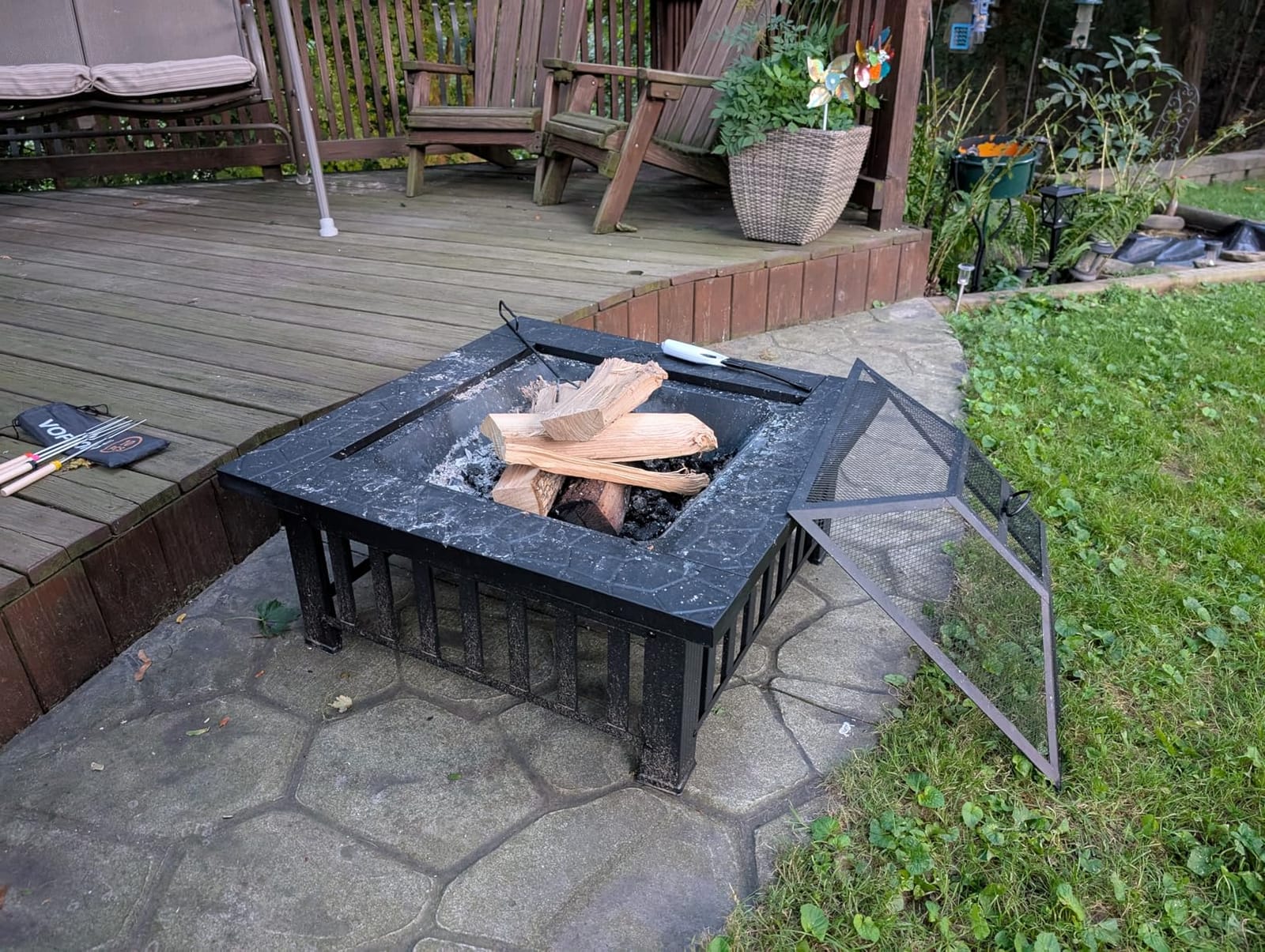 EcoNook 32 inch Square Outdoor Fire Pit Table with Spark Screen customer photo 1