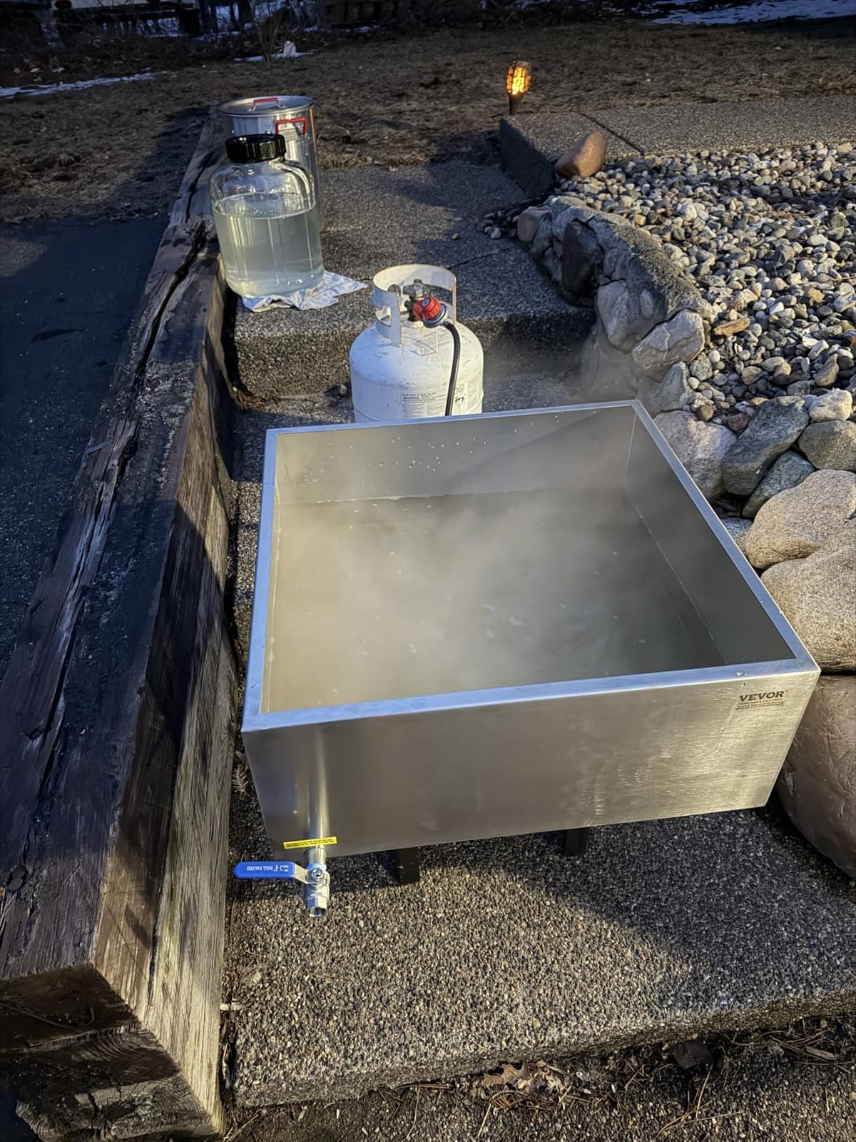VEVOR Maple Syrup Evaporator Pan, 35 Gal, 36 x 24 x 9.3 Inch Maple Syrup Pan, 304 Stainless Steel Maple Syrup with Thermometer, 2 Valves and 3 Heating Methods, for Home, Outdoor customer photo 2