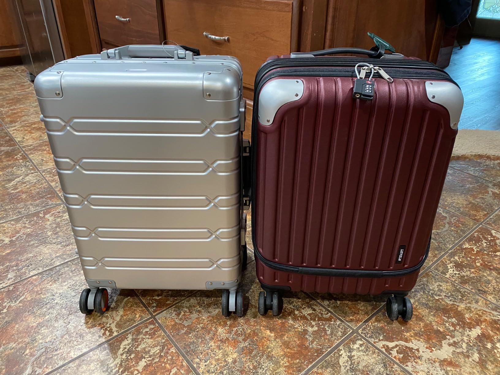 VentureVault All Aluminum 20 Inch Carry On Luggage With Wheels, Silver customer photo 2