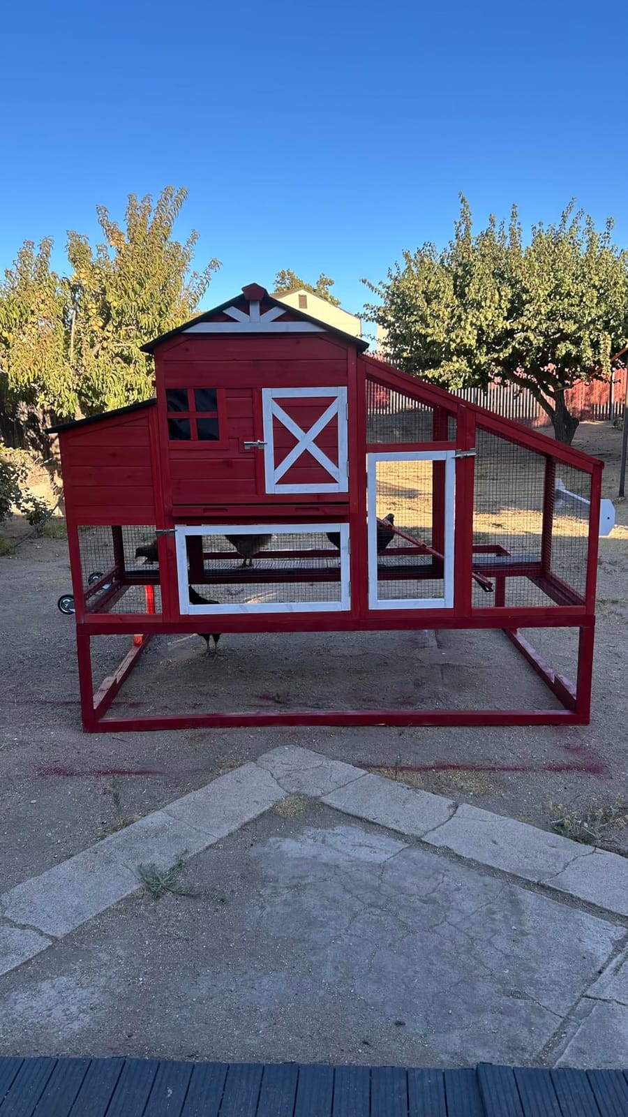 Chicken Coop with Wheels Wooden Outdoor Chicken House Easy Cleaning with Nesting Box, Deeper Leakproof Pull-Out Tray and UV Proof Panel Roof - Reinforced Version - Red customer photo 1