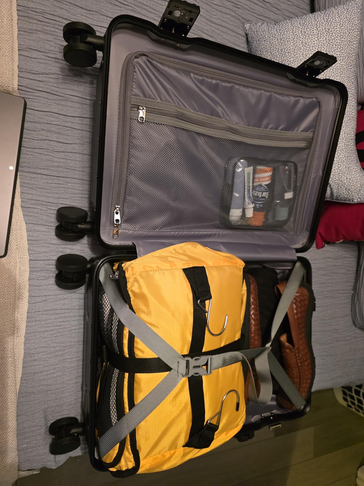 Joyway Zipperless Carry On Luggage with Aluminum Frame and Front Pocket customer photo 1