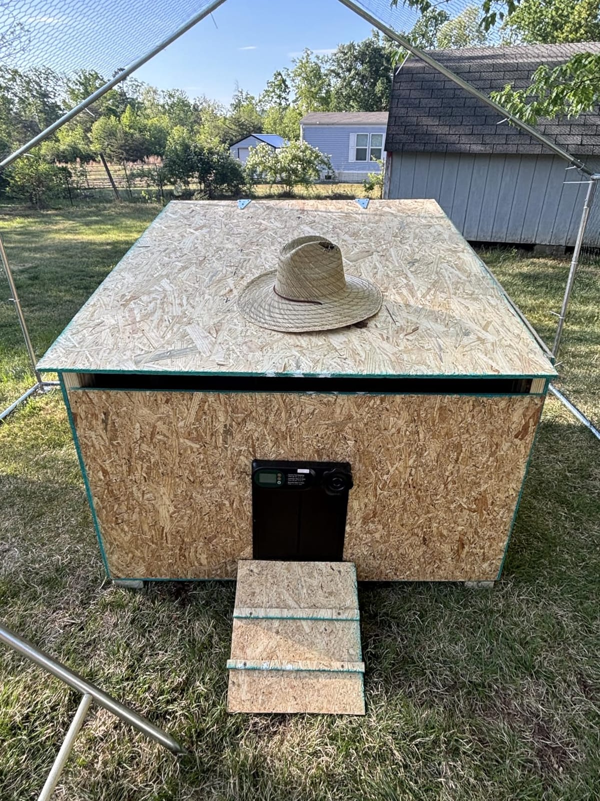 Automatic Chicken Coop Door Opener, Battery Powered & Anti-Pinch Sensor customer photo 2
