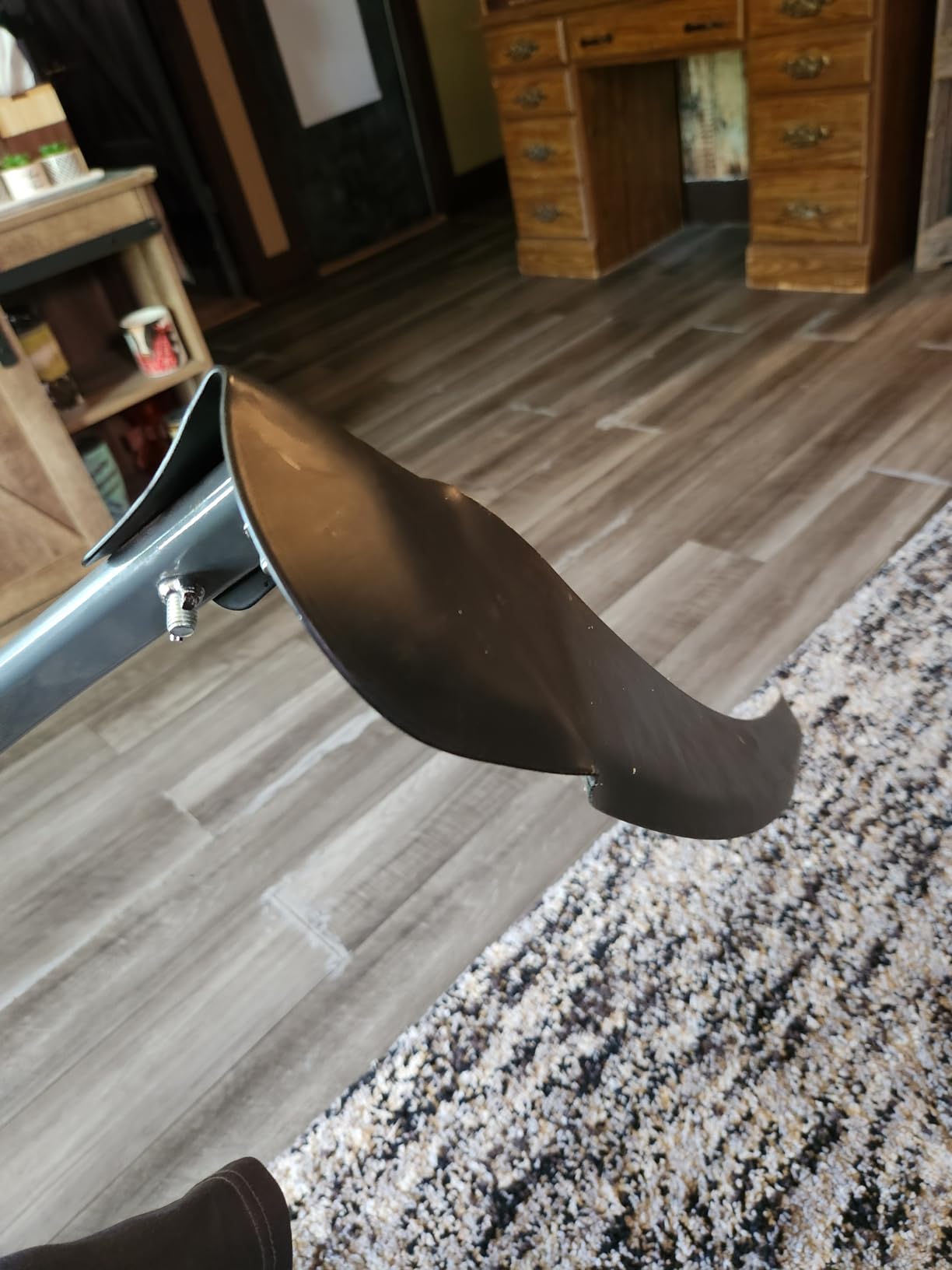 Scythe with Grinding Stone, Garden Tool with Steel Blade and Wooden Grips, Snath Length: 57.1