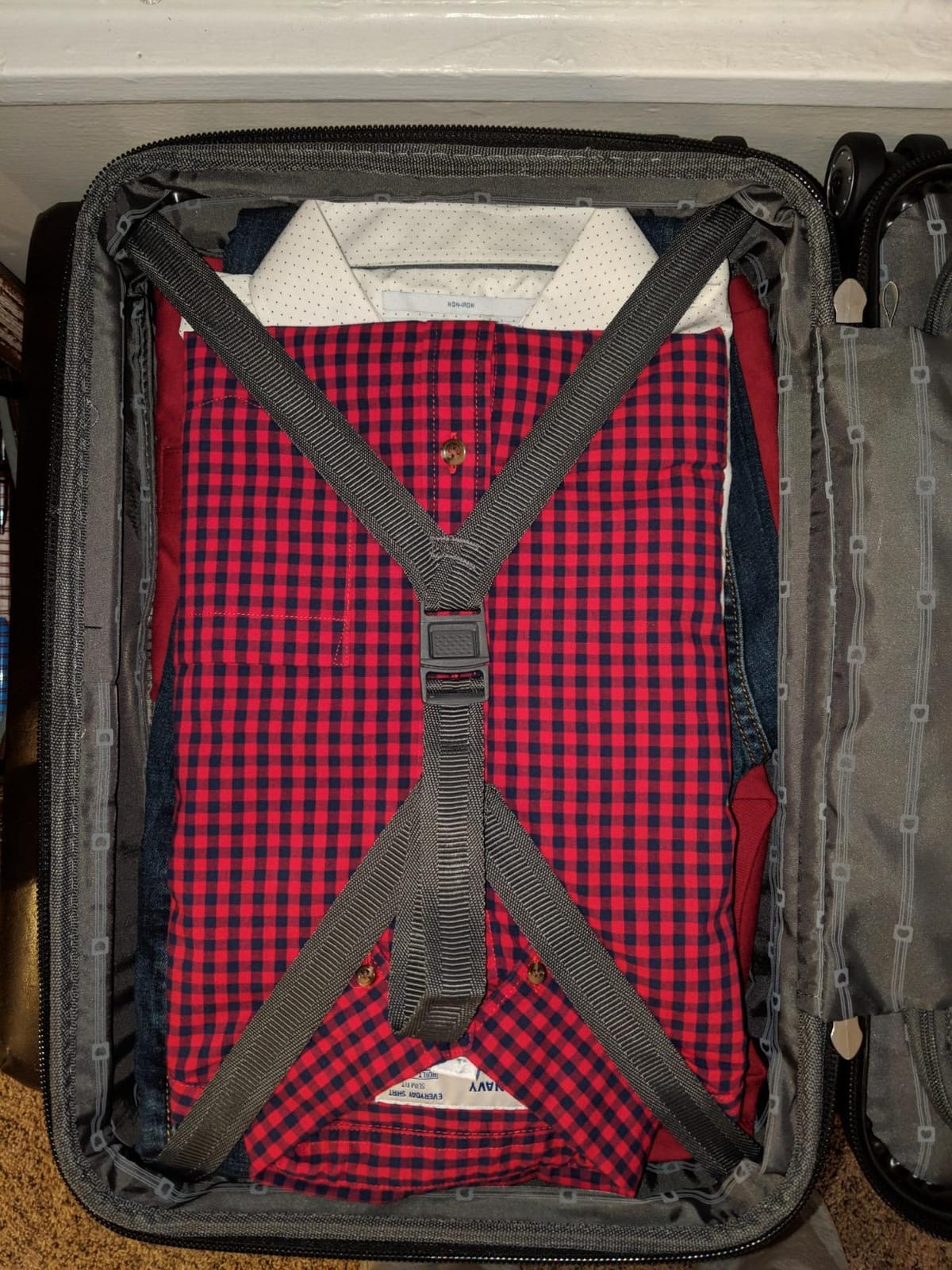DELSEY PARIS Helium Aero Hardside Expandable Luggage with Spinner Wheels, Orion Blue, Checked-Medium 24 Inch customer photo 1