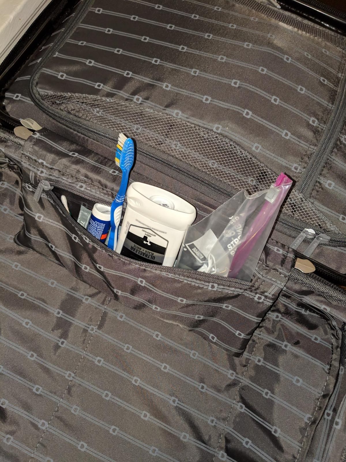 DELSEY PARIS Helium Aero Hardside Expandable Luggage with Spinner Wheels, Orion Blue, Checked-Medium 24 Inch customer photo 2