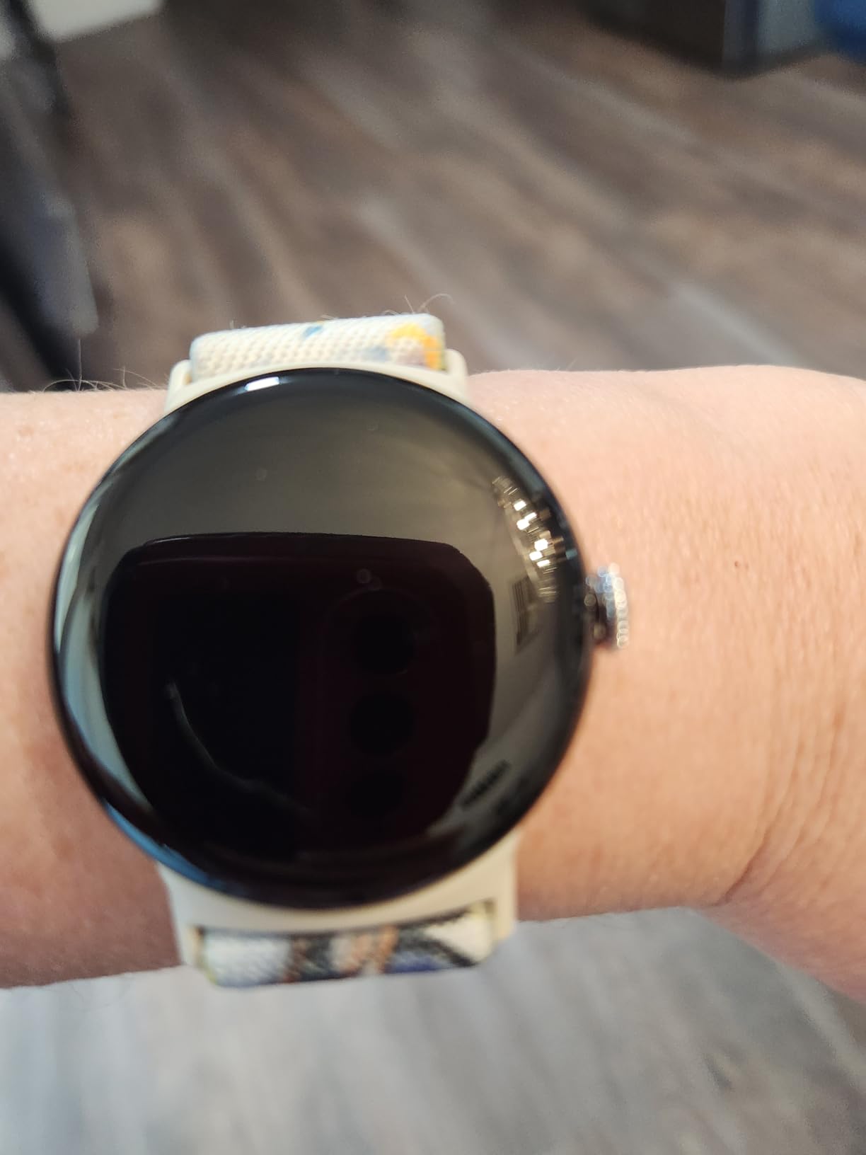 Google Pixel Watch 4 (45mm) - Smartwatch - Obsidian Active Band - Wi-Fi customer photo 2