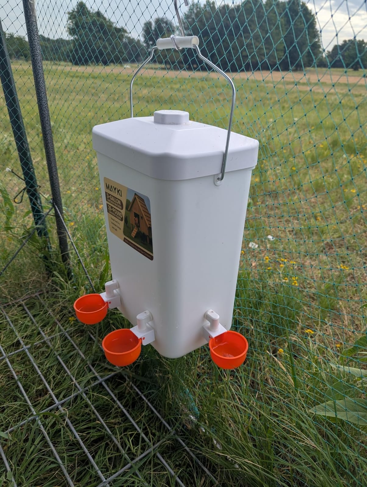 MAYKI Chicken Feeder and Waterer Set, 3 Gallon/26 LB No Waste Poultry Feeding System with Hanging Option, Automatic Coop Accessories for 10 Hens, Upgraded Feeder Port Water Cup, BPA-Free Winter Design customer photo 2