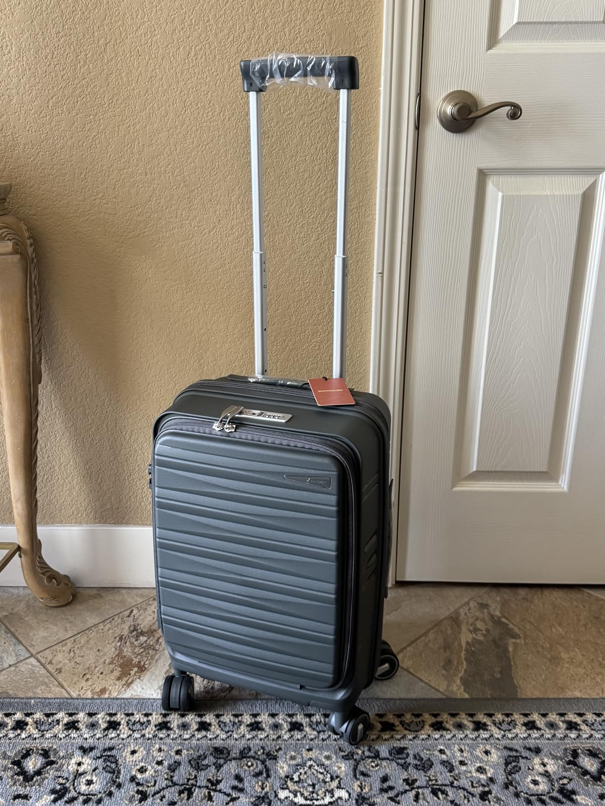RAINSMORE Expandable Carry on Luggage 20 Inch, Airline Approved Carry on Suitcase with Front Pocket&Laptop Compartment, Hardshell Rolling Travel Luggage with Spinner Wheels,Black customer photo 1
