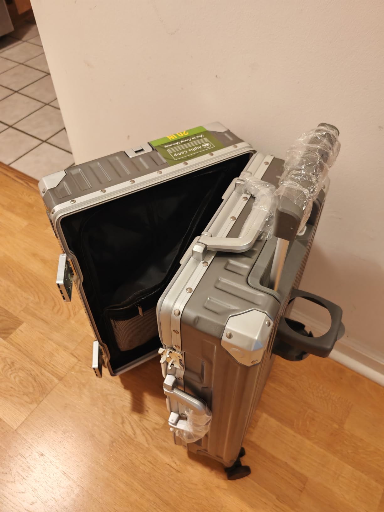 ALPHA CAMP 20 Inch Carry On Luggage with Aluminum Frame Zipperless Suitcase customer photo 2