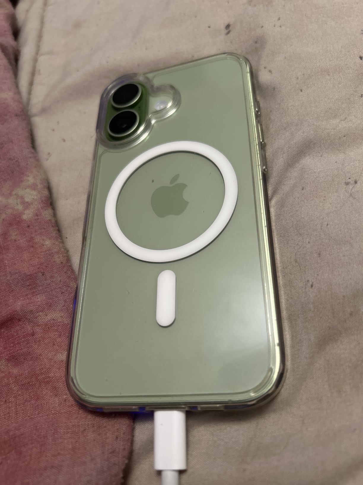 iPhone 17 Renewed customer photo 1