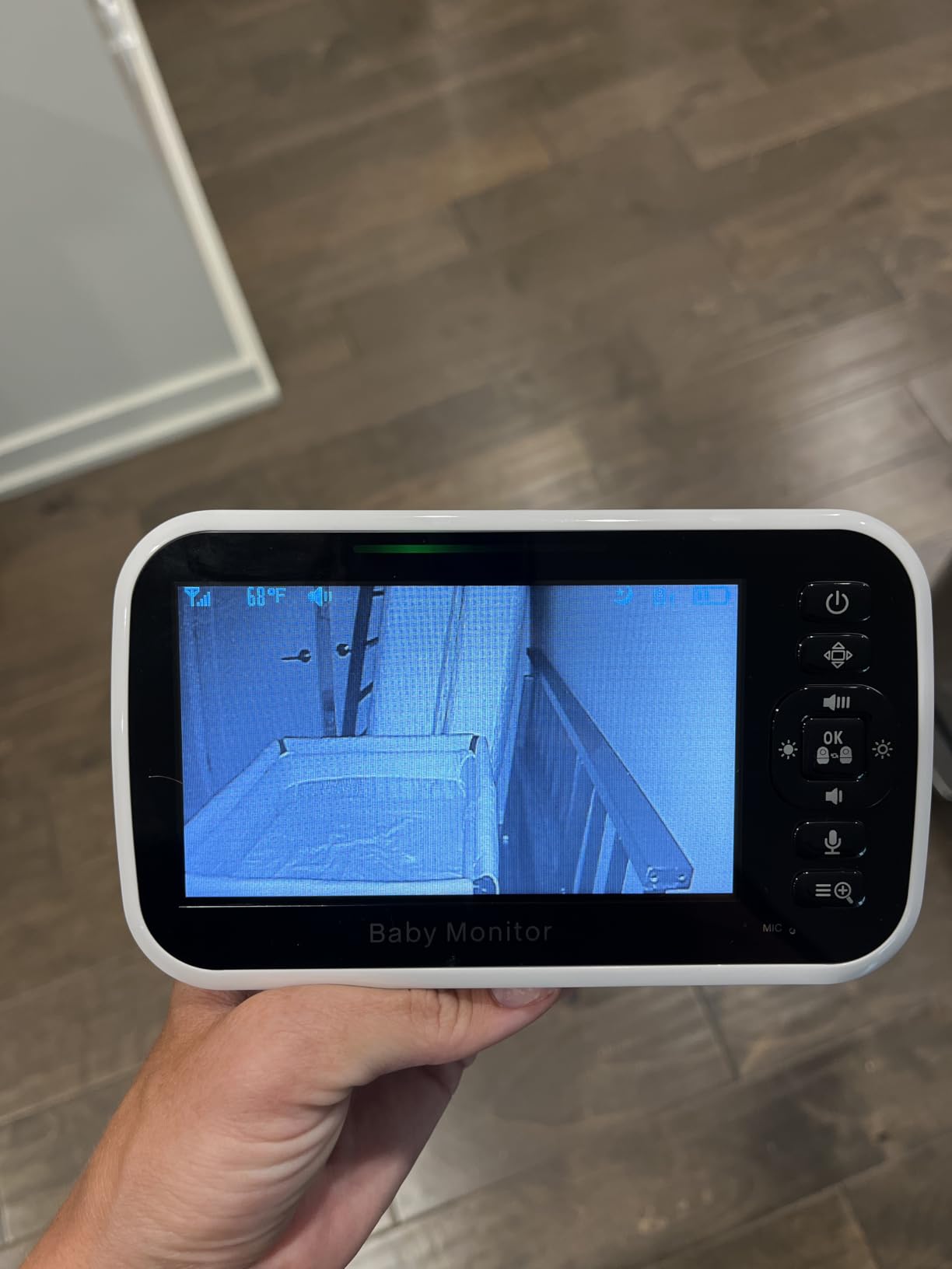 GoodBaby 5-Inch Monitor customer photo 1