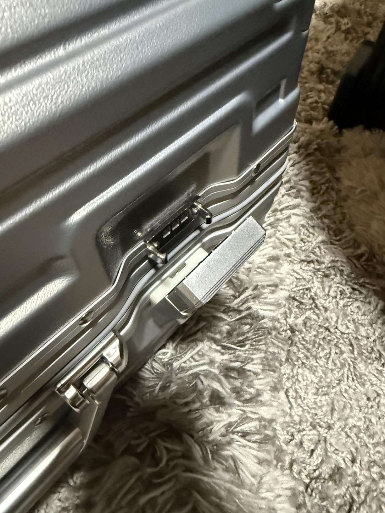 HotWay 20inch Aluminum Frame Hard Shell Carry On Luggage customer photo 1