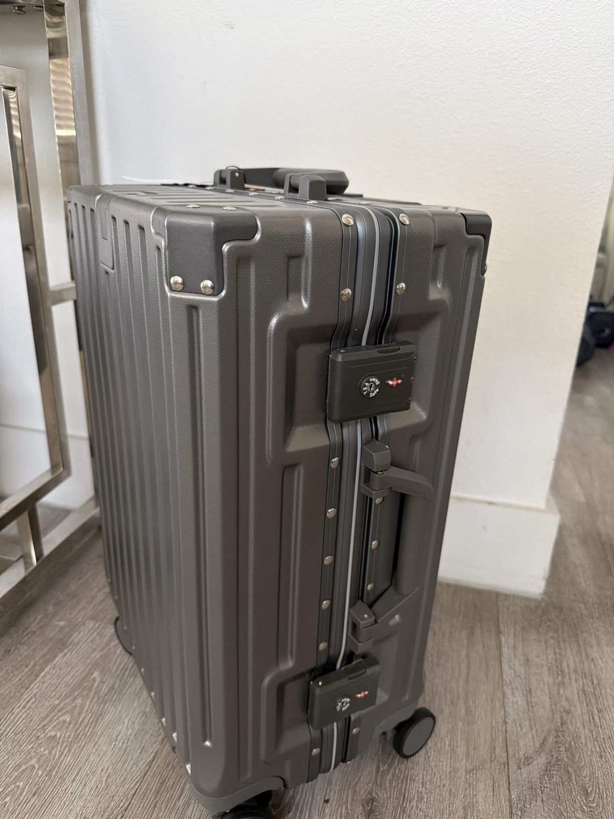HotWay 20inch Aluminum Frame Hard Shell Carry On Luggage customer photo 2