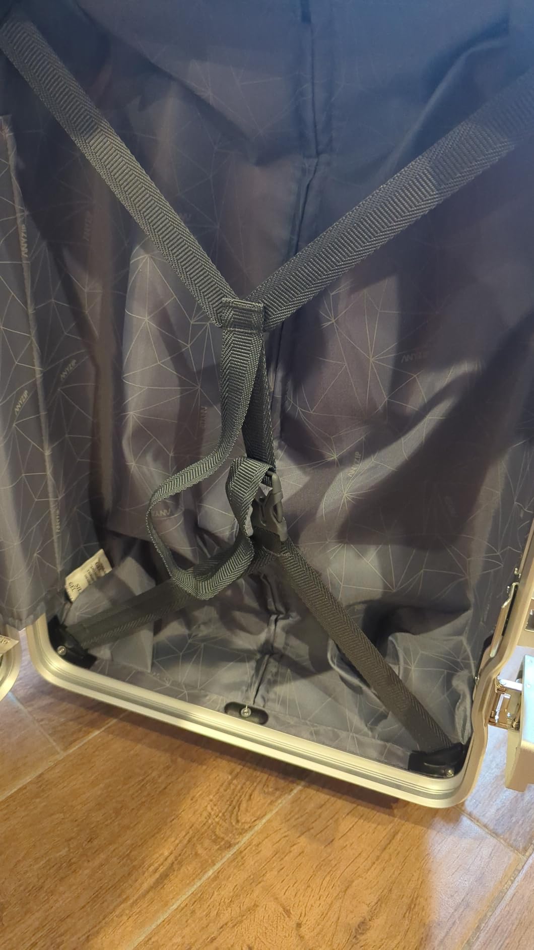 AnyZip Carry On Luggage PC+ABS Aluminum Frame Zipperless Luggage Hard Shell Suitcase TSA Lock Double Spinner Wheels 20 Inch Silver customer photo 2