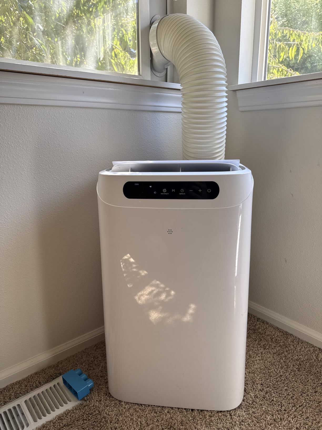 12000 BTU Portable Air Conditioners, Cools Up to 500 Sq.Ft, Portable AC Unit with Remote Control, Cooling, Fan, Dehumidification, Sleep Mode& Installation Kits for Rooms, White customer photo 1